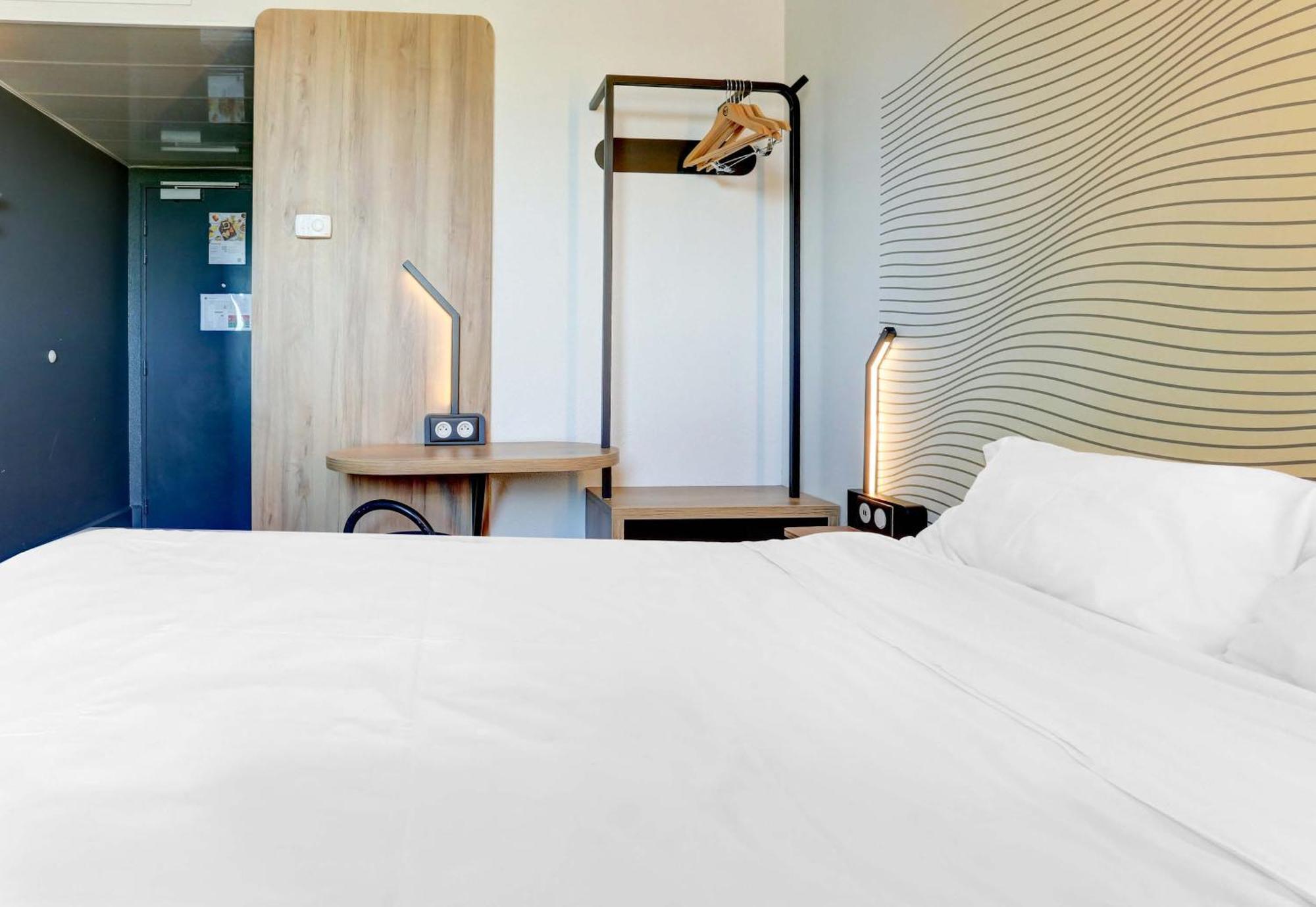 B&B Hotel Reims Bezannes Exteriör bild