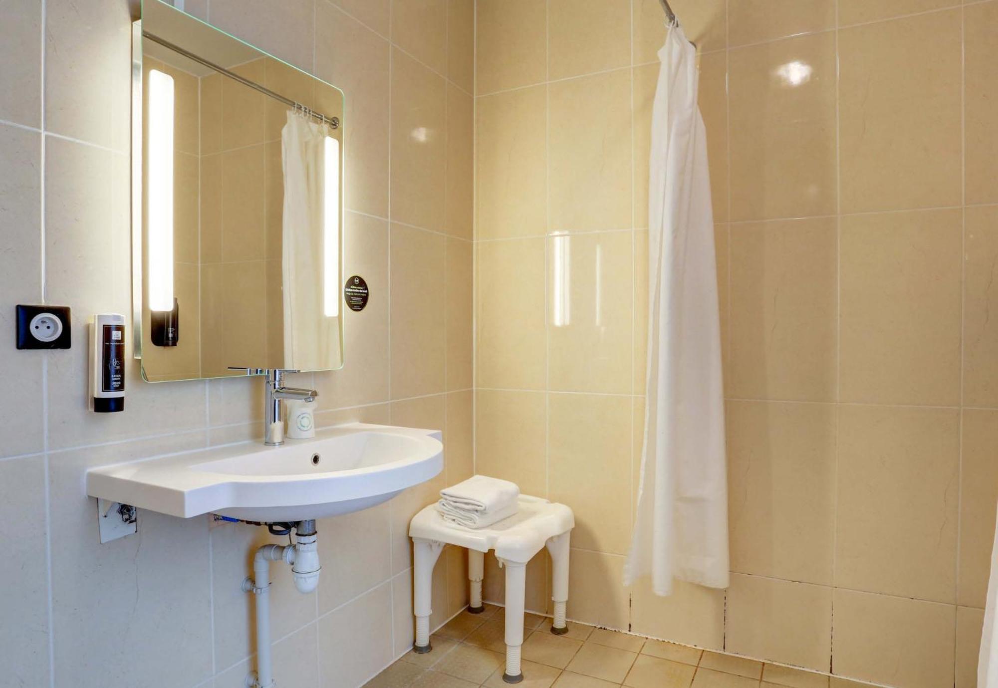 B&B Hotel Reims Bezannes Exteriör bild